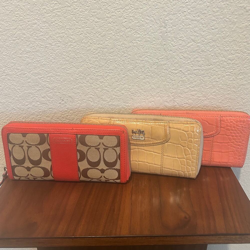Coach Zip Wallet Bundle Lot- Fair to Project 3 Pirces